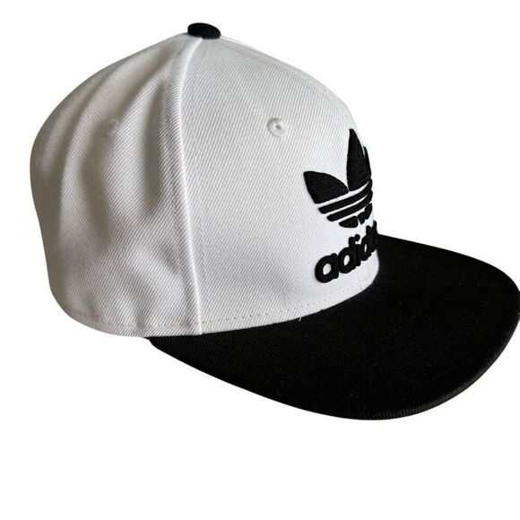 Adidas Original Flat-Brim Basebell Cap With Embroidery Initials - Picture 3 of 13